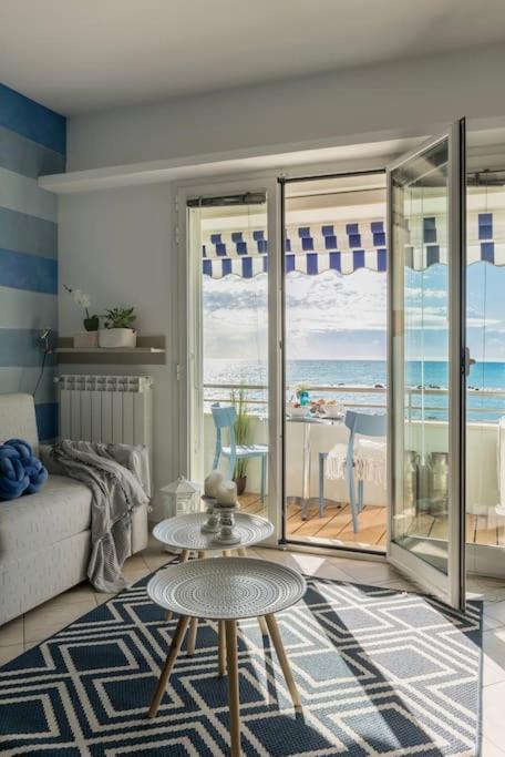 Fronte Mare Spiaggia Marine 59 Diano Marina Exterior foto